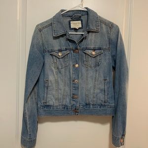 Jean jacket/denim jacket